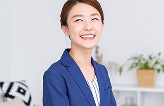 歯の審美性・機能性の修復を行うセラミック治療