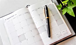 平日時間のない方も来院しやすい、土曜日16時半まで診療