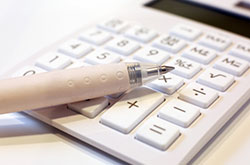 高品質インプラントを適正価格で